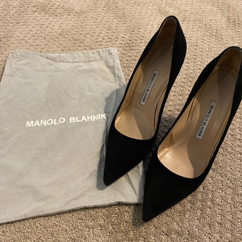 Manolo Blahnik BB105 Suede Pumps.
